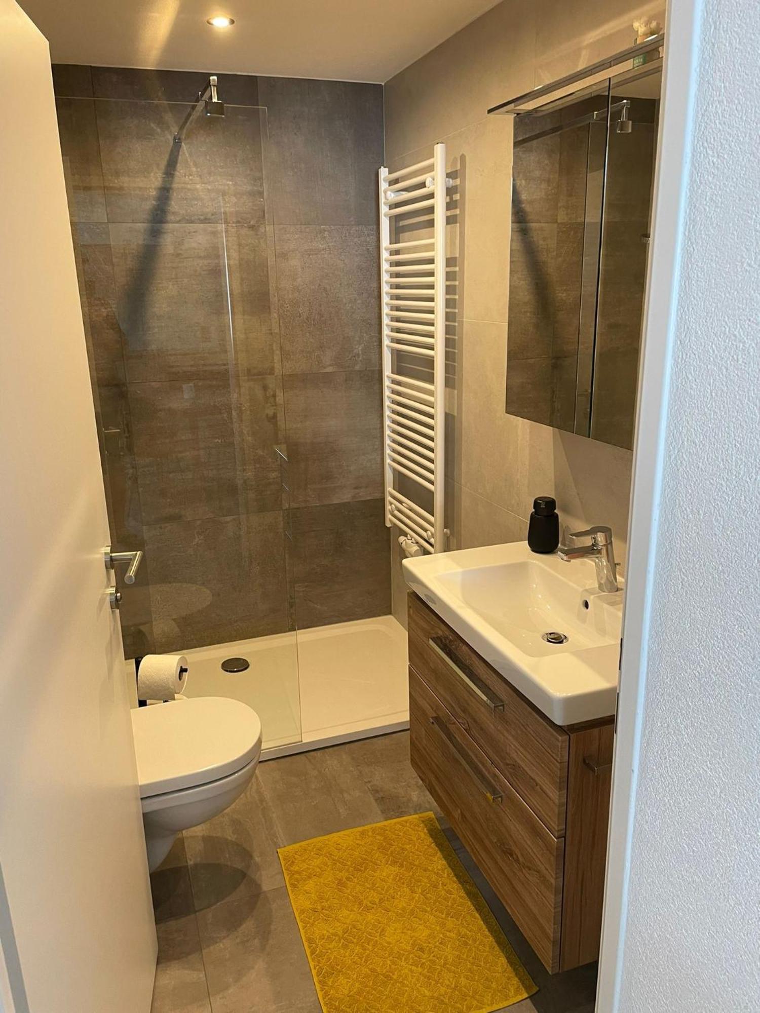Idyllische Suite In Zentrumsnaehe Mit Parkplatz Top 2 Gmunden Room photo